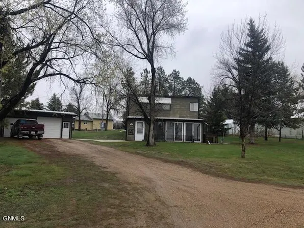 203 Nebraska Ave, Medicine Lake, MT 59247