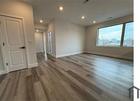 2 bed, 700 sqft, $1,700 — Photo 2