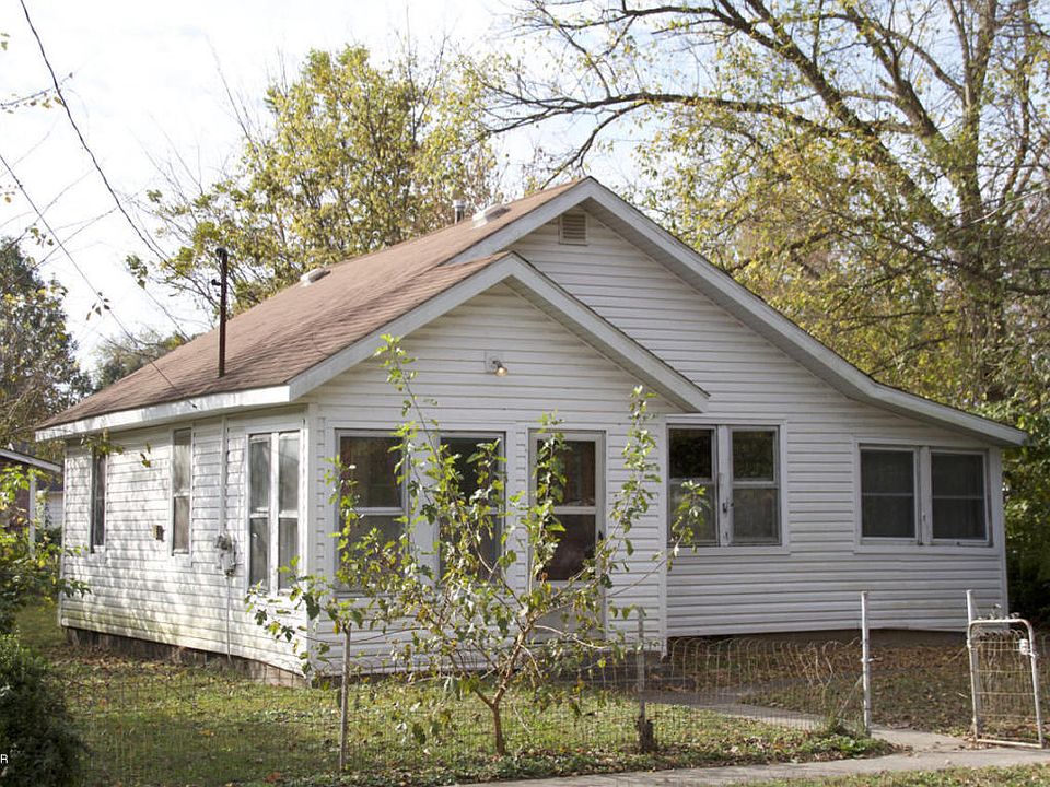 1st image of 2117 Commercial Ave