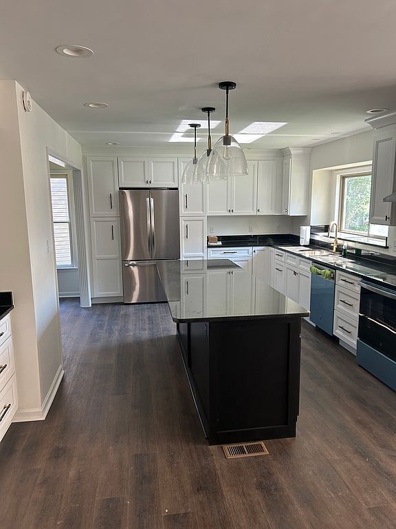 3785 Broadmoor Dr - Property Image