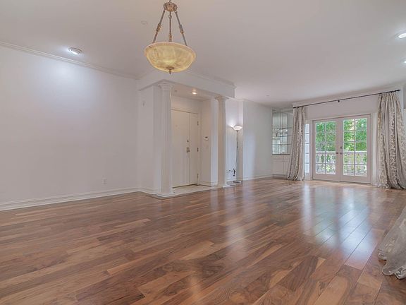 3rd image of 9848 Vidor Dr APT 102