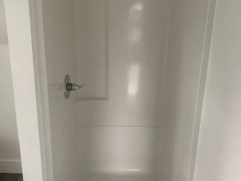 344 NW Delaware Ave #3 — Photo 8