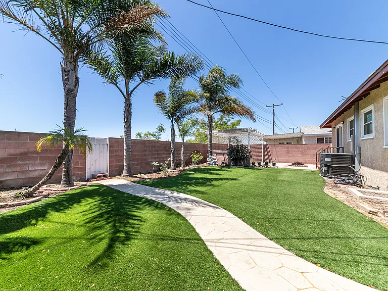 19413 Sturgess Dr — Photo 18
