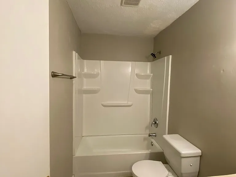 124 Bowen St #H — Photo 13