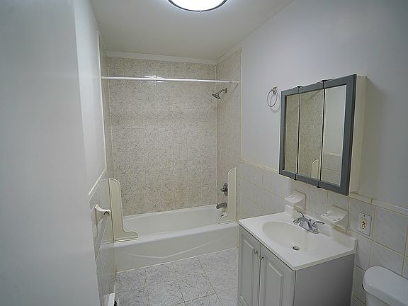 2nd image of 9918 Metropolitan Ave #2