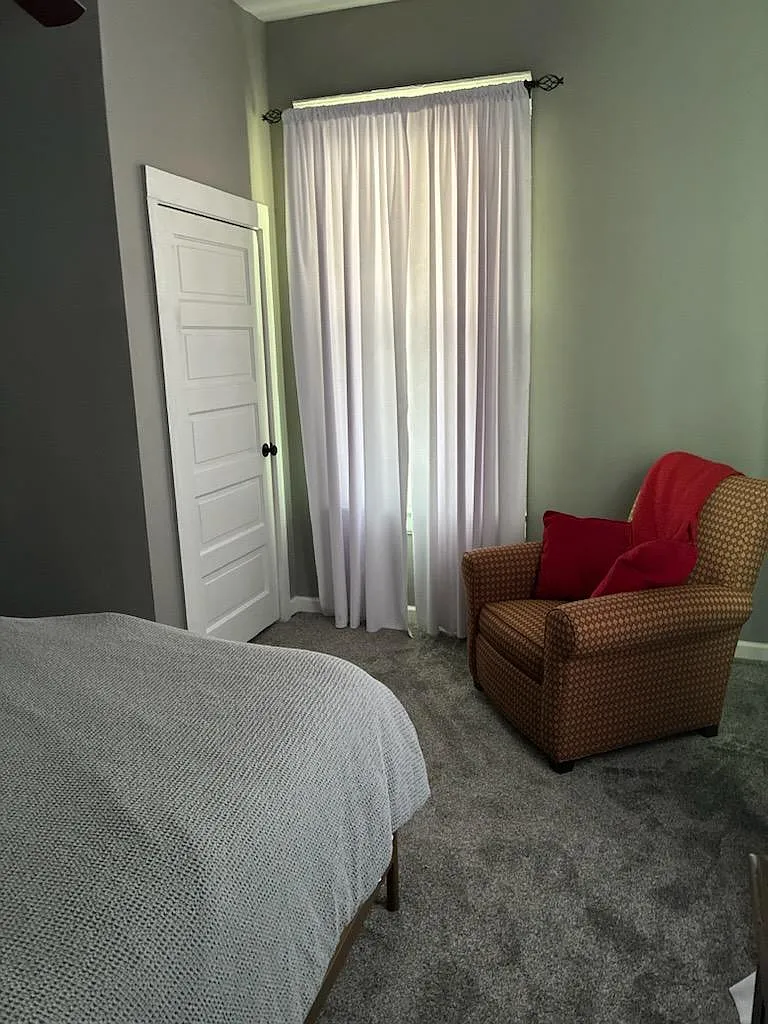 3 bed, 2.0 bath, 2000 sqft, $797 — Photo 2