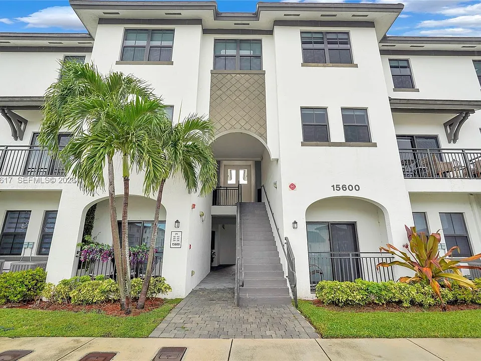 15600 SW 136th St #102