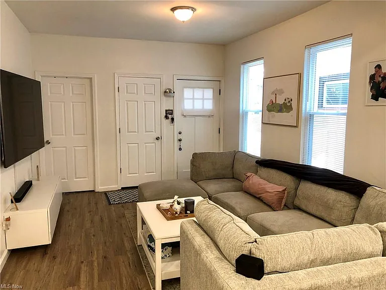 2214 W 32nd St #1 — Photo 34