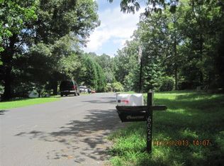 6025 McGregor Dr, Charlotte, NC 28227