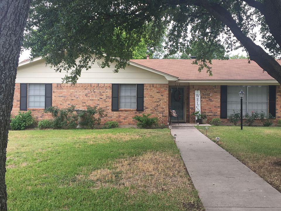 1st image of 216 Topeka Dr