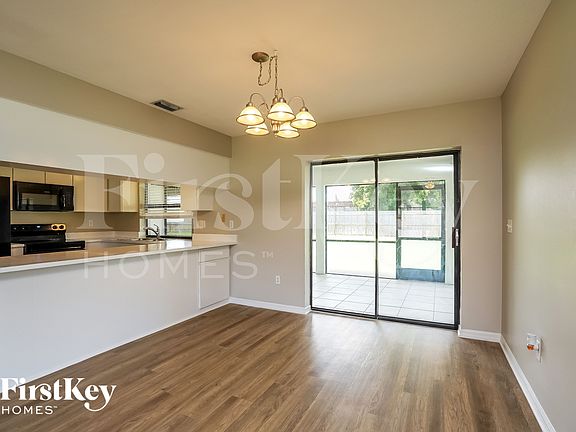 5th image of 1125 SE 33rd Ter