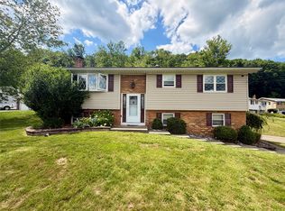 920 Sarah Ln, Endicott, NY 13760