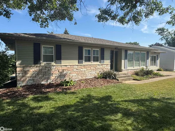 507 Edgeland Dr, Marshalltown, IA 50158