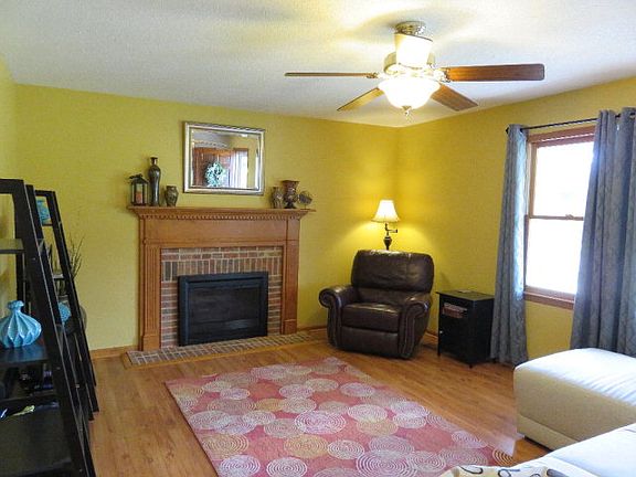 2nd image of 1603 McFarland Dr