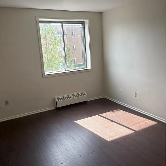 6490 Wyandotte St E #210 — Photo 8