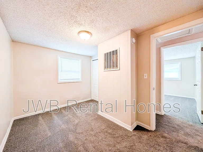8740 Free Ave — Photo 6