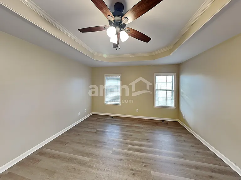 2702 Camden Ct — Photo 7
