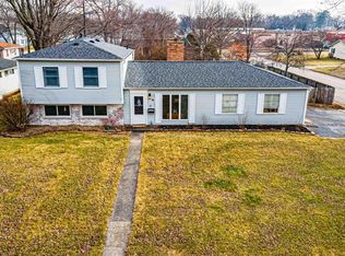 4 Rigg Dr, Lincoln, IL 62656