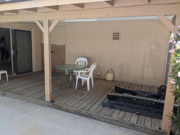 5th image of 1526 E Diamond Ave