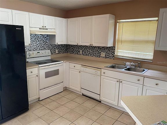 3rd image of 14652 Douglas Dr