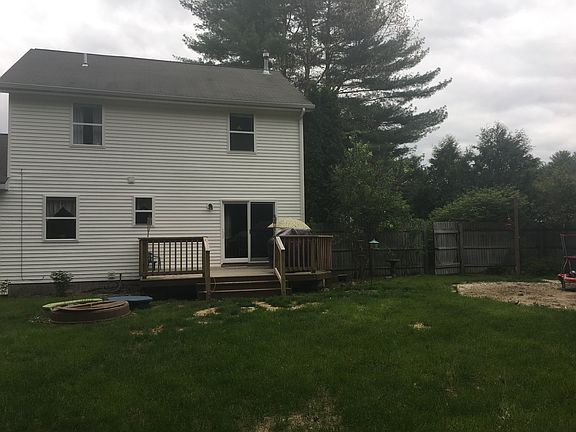 3rd image of 34 Autumn Ln