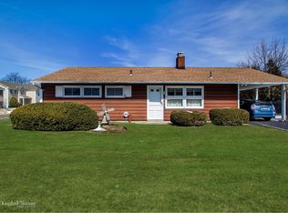 18 Candy Ln, Syosset, NY 11791