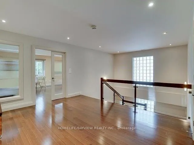 45 Aldershot Cres — Photo 9
