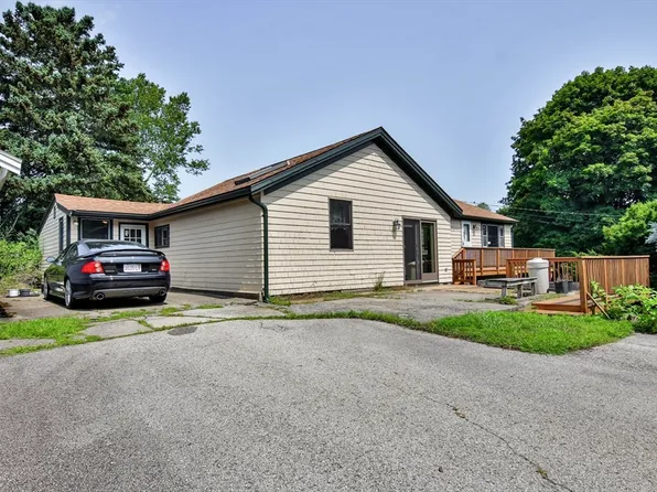 357-357R Essex Ave, Gloucester, MA 01930