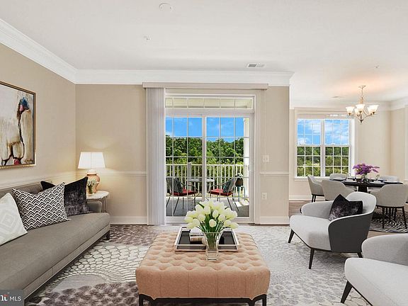 4th image of 44605 York Crest Ter APT 201