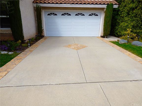 3rd image of 15 Falcon Crest Ln