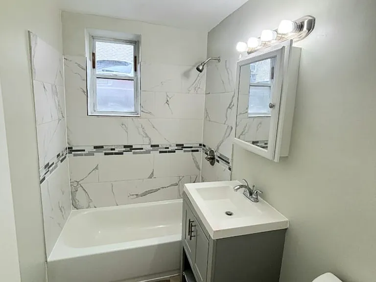 270 Stuyvesant Ave #2A — Photo 3
