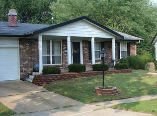 724 Rockshire Dr, Fenton, MO 63026