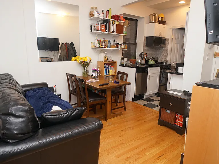 152 8th Ave #2R — Photo 11