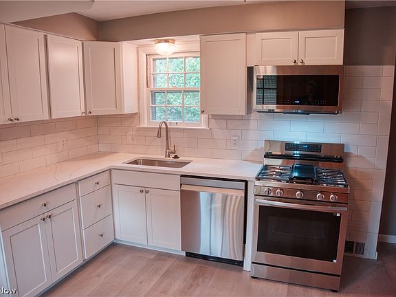 3rd image of 7507 Arden Rd