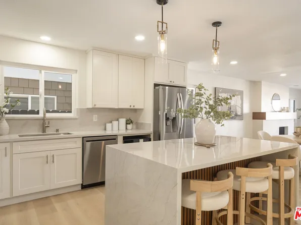 1747 Wollacott St, Redondo Beach, CA 90278