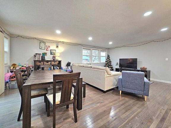 4th image of 10117 Farmington Dr