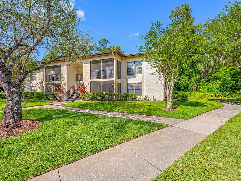 3301 Crystal Ct #D — Photo 36