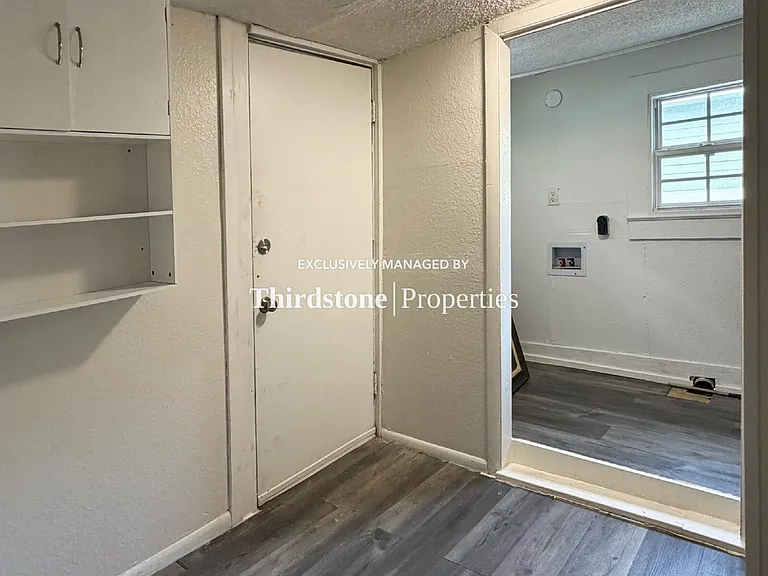 2125 Lambert St — Photo 2
