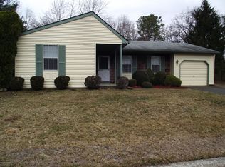 22 Auburn St, Manchester Township, NJ 08759