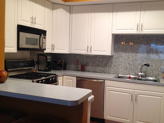 5th image of 1647 N Winchester Ave
