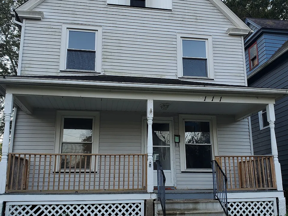 111 Hillsdale Ct