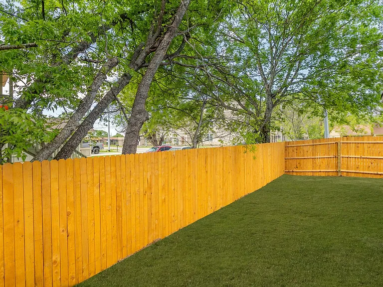 502 Hudson St — Photo 11