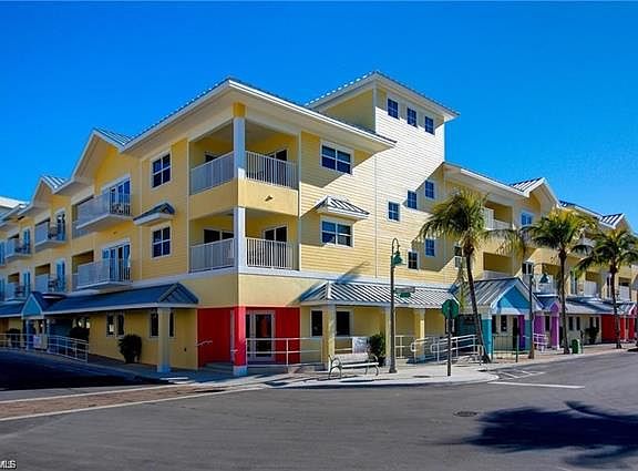3rd image of 450 Old San Carlos Blvd #316
