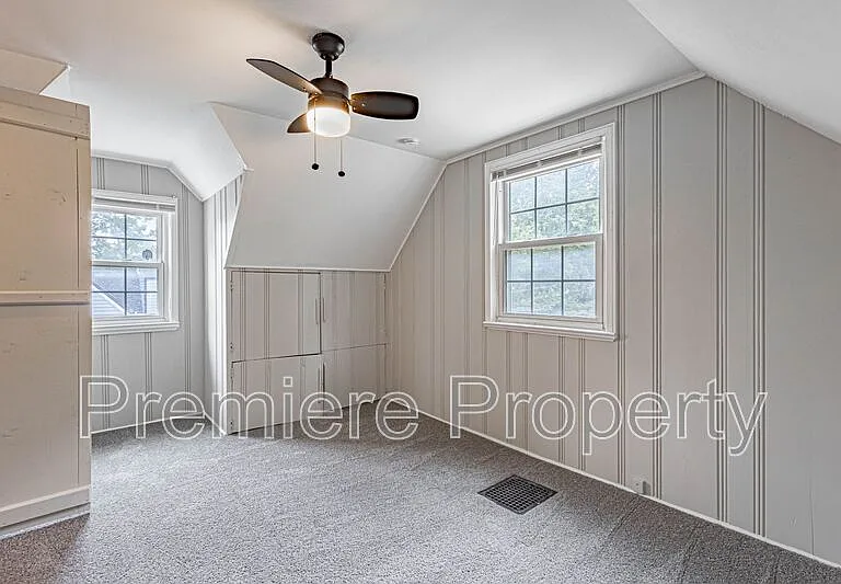 7826 Summit St — Photo 10