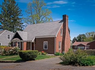 52 Bates Rd, Swampscott, MA 01907