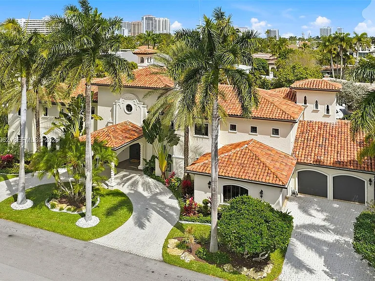628 Coral Way — Photo 7