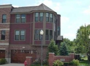 1 Iiiinois Ave, Schaumburg, IL 60193