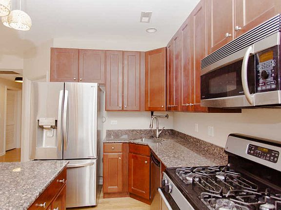 5th image of 2720 W Cortland St APT 405