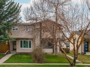 19 W Bernard Dr NW, Calgary, AB T3K 2B4