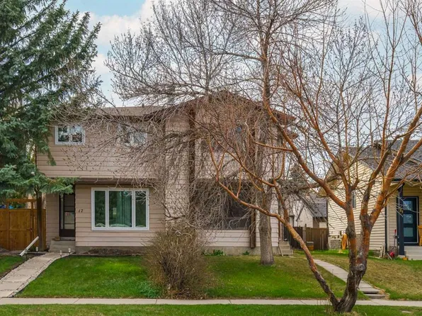 19 W Bernard Dr NW, Calgary, AB T3K 2B4